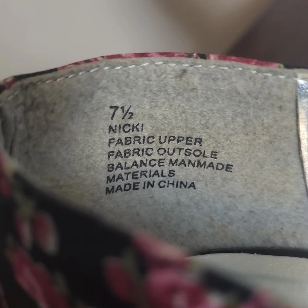 Floral black classic pump - Picture 5 of 7